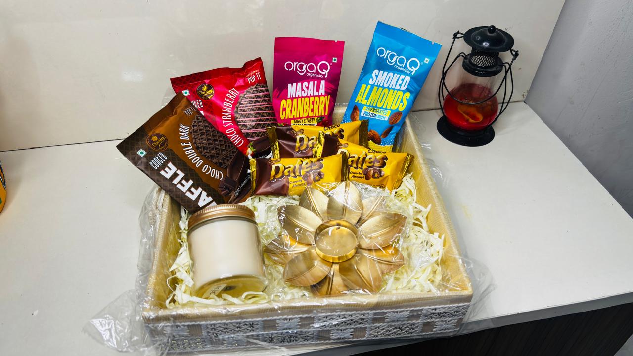 Diwali Hamper Under 999 Option 2